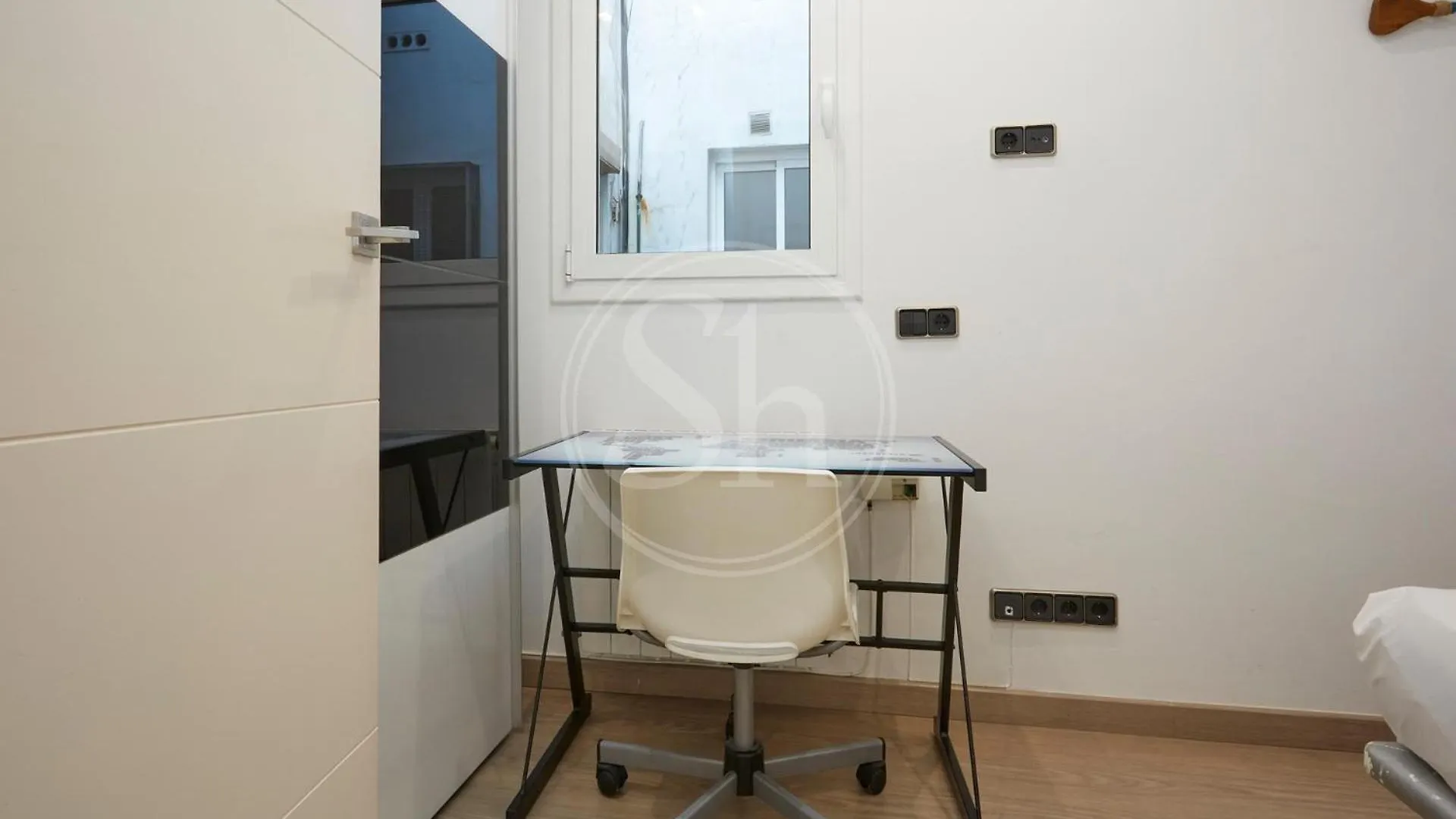 Top Flat Sagrada Barcellona 0*,