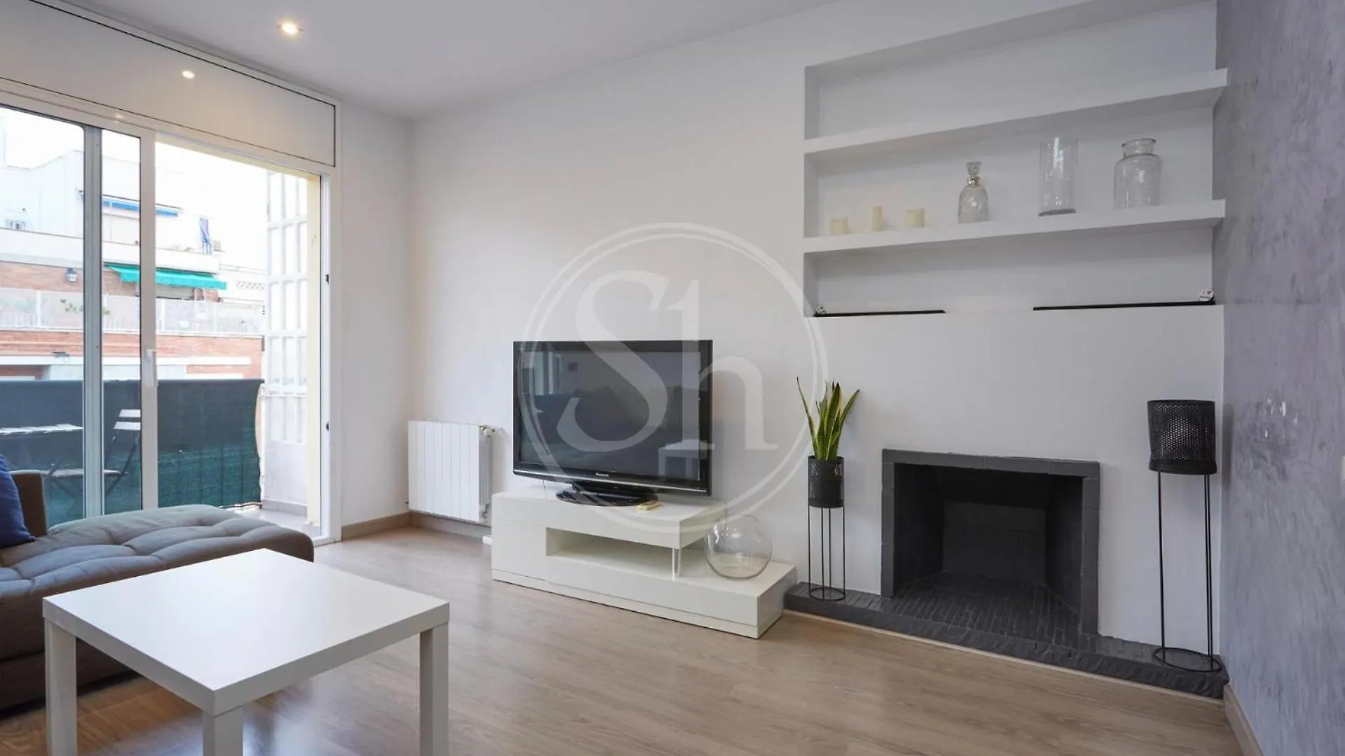 Top Flat Sagrada Barcelona Spain